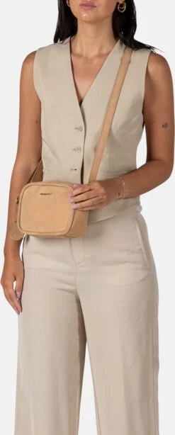 Burkely Still Selene Dames Crossover Camerabag - Beige 11 Burkely Still Selene Dames Crossover Camerabag - Beige -Burkely 483x1200
