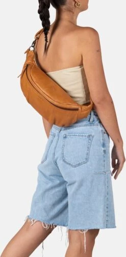 Burkely Just Jolie Dames Oversized Bumbag Heuptas - Cognac -Burkely 590x1200