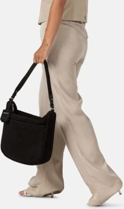 Burkely Still Selene Dames Hobo Tas - Zwart 11 Burkely Still Selene Dames Hobo Tas - Zwart -Burkely 713x1200