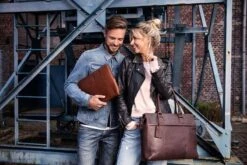 Burkely Antique Avery Laptopsleeve 15,6'' Cognac -Burkely burkely antique avery laptopsleeve 156 cognac burkely 960920